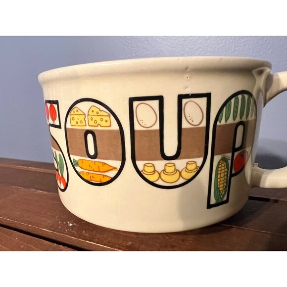 SOUP Beige Stoneware Mug Made In Japan‎ MCM Retro Kitchsy Veggies Dinnerware - Picture 2 of 9